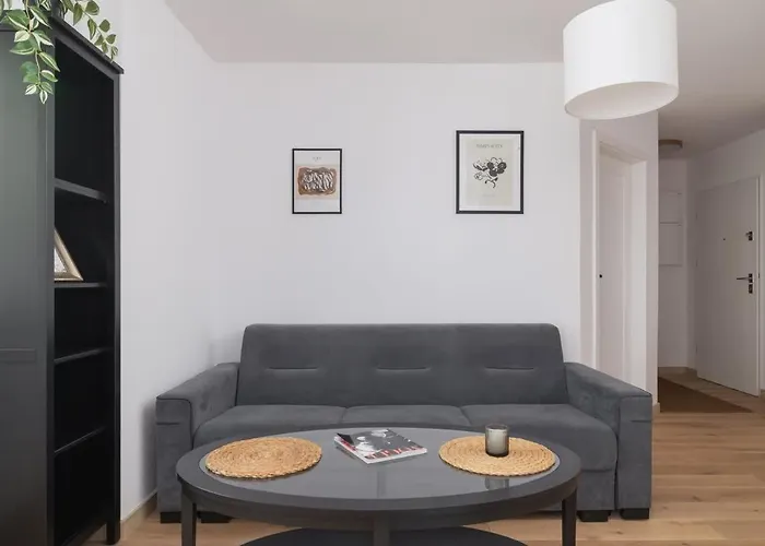 Bright Apartment In The Centre Of Katowice By Noclegi Renters