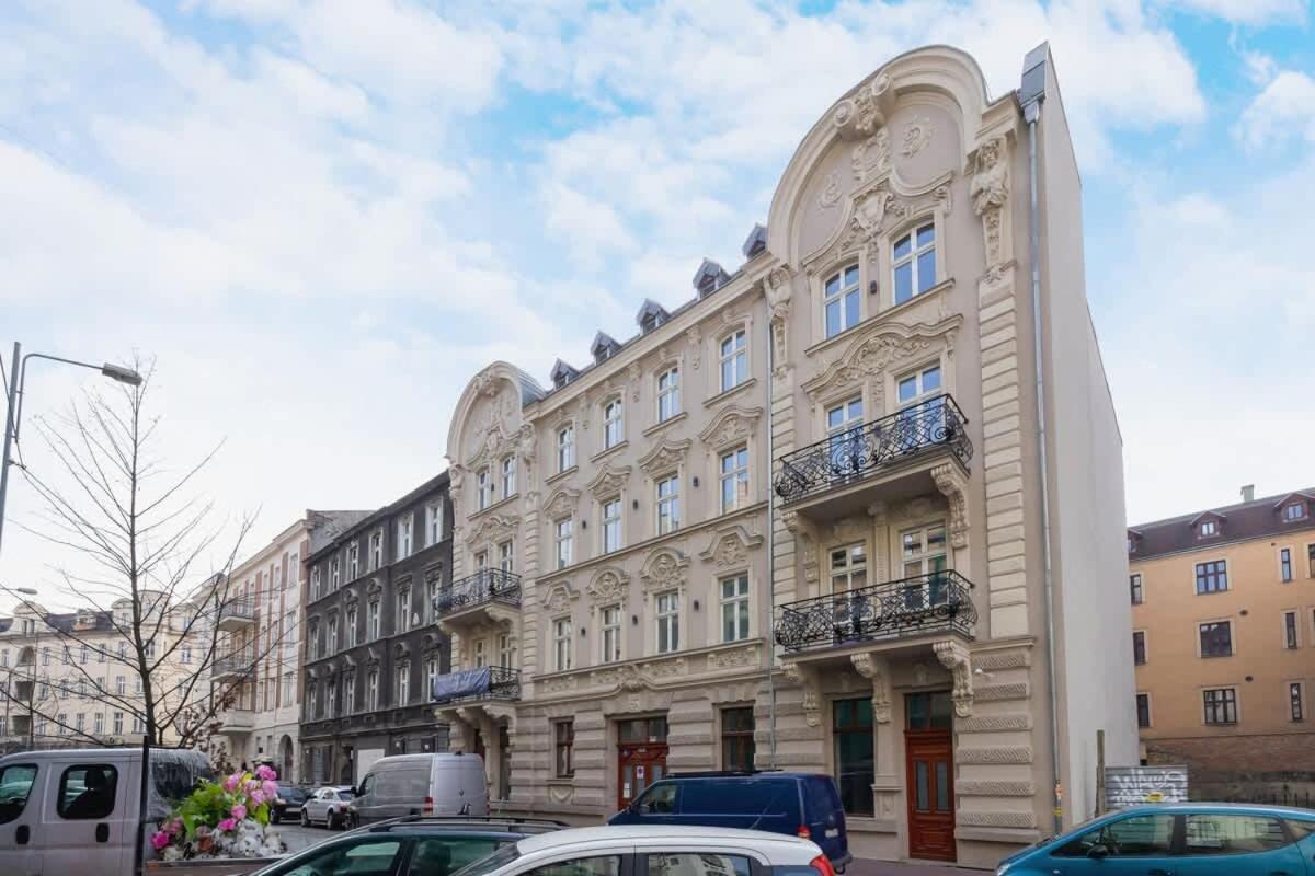 Bright In The Centre Of By Renters Apartmán *