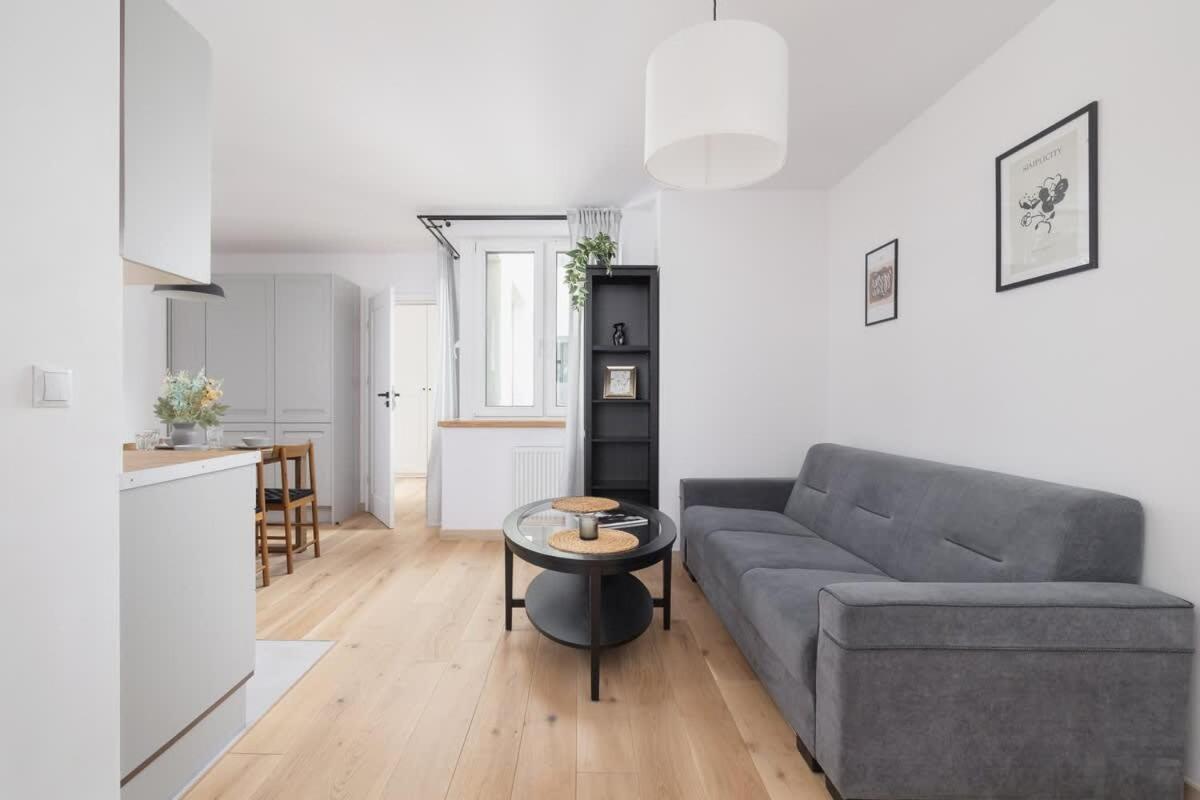 Bright In The Centre Of By Renters *